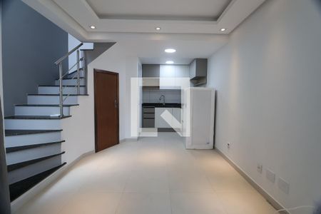 Sala de casa de condomínio para alugar com 2 quartos, 83m² em Centro, Canoas