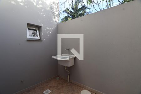 Casa de condomínio à venda com 83m², 2 quartos e 2 vagasÁrea externa