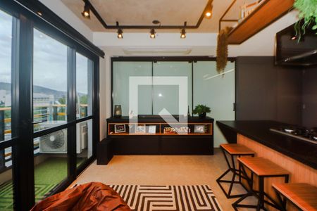 Sala de kitnet/studio para alugar com 1 quarto, 42m² em Jardim do Salso, Porto Alegre