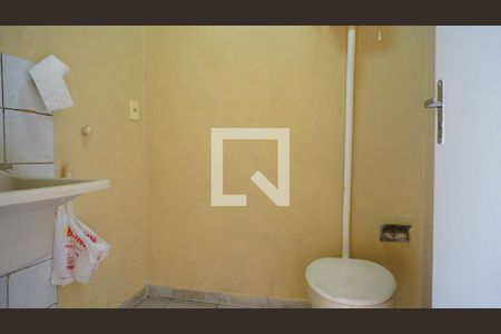 Casa para alugar com 130m², 2 quartos e 2 vagasBanheiro Pátio