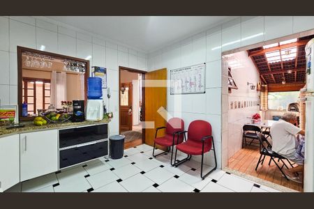 Casa à venda com 140m², 4 quartos e 5 vagas Casa à venda com 140m², 4 quartos e 5 vagasCozinha