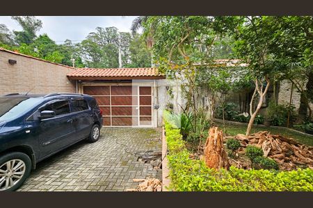 Casa à venda com 140m², 4 quartos e 5 vagas Casa à venda com 140m², 4 quartos e 5 vagasQuintal