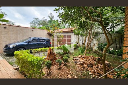 Casa à venda com 140m², 4 quartos e 5 vagas Casa à venda com 140m², 4 quartos e 5 vagasQuintal