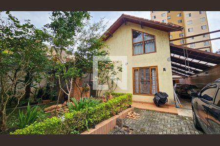 Fachada de casa para alugar com 4 quartos, 140m² em Vila Emir, São Paulo