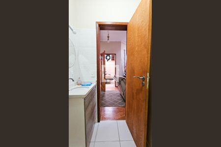 Casa à venda com 140m², 4 quartos e 5 vagas Casa à venda com 140m², 4 quartos e 5 vagasBanheiro 3