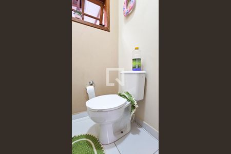 Casa à venda com 140m², 4 quartos e 5 vagas Casa à venda com 140m², 4 quartos e 5 vagasBanheiro 3