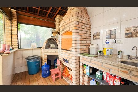 Casa à venda com 140m², 4 quartos e 5 vagas Casa à venda com 140m², 4 quartos e 5 vagasChurrasqueira