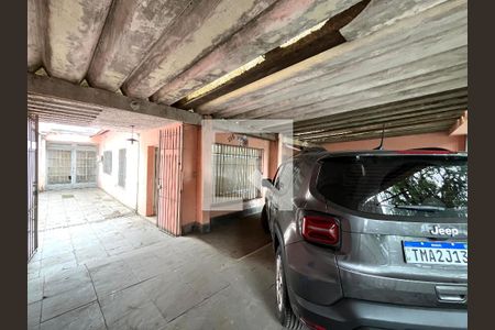 Casa à venda com 200m², 3 quartos e 4 vagas Casa à venda com 200m², 3 quartos e 4 vagasGaragem