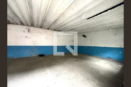 Casa à venda com 200m², 3 quartos e 4 vagas Casa à venda com 200m², 3 quartos e 4 vagasSalão