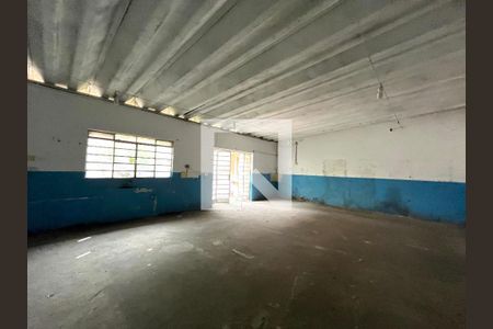Casa à venda com 200m², 3 quartos e 4 vagas Casa à venda com 200m², 3 quartos e 4 vagasSalão
