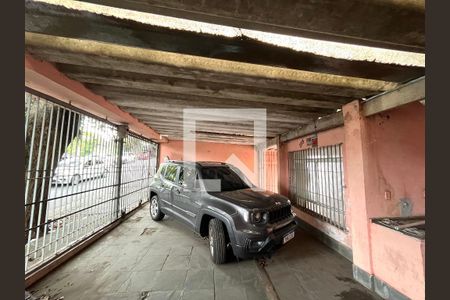 Casa à venda com 200m², 3 quartos e 4 vagas Casa à venda com 200m², 3 quartos e 4 vagasGaragem