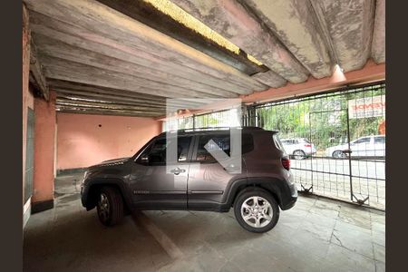 Casa à venda com 200m², 3 quartos e 4 vagas Casa à venda com 200m², 3 quartos e 4 vagasGaragem