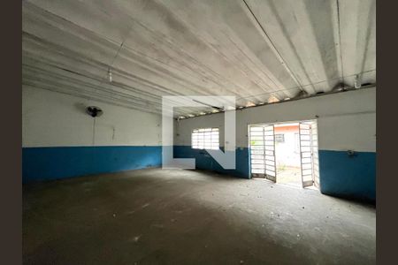 Casa à venda com 200m², 3 quartos e 4 vagas Casa à venda com 200m², 3 quartos e 4 vagasSalão