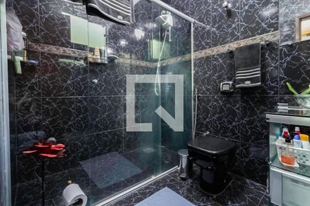 Casa à venda com 360m², 2 quartos e 1 vaga Casa à venda com 360m², 2 quartos e 1 vagaBanheiro da suíte