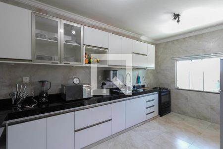 Casa à venda com 360m², 2 quartos e 1 vaga Casa à venda com 360m², 2 quartos e 1 vagaCozinha