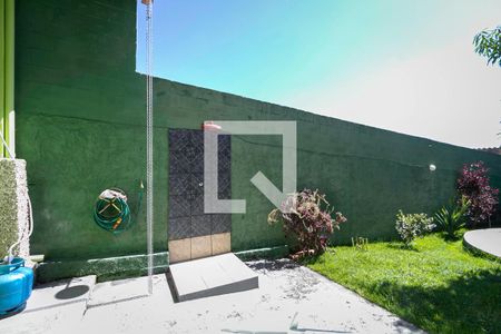 Casa à venda com 360m², 2 quartos e 1 vaga Casa à venda com 360m², 2 quartos e 1 vagaQuintal