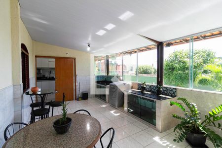 Casa à venda com 360m², 2 quartos e 1 vaga Casa à venda com 360m², 2 quartos e 1 vagaÁrea de serviço