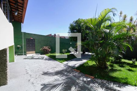 Casa à venda com 360m², 2 quartos e 1 vaga Casa à venda com 360m², 2 quartos e 1 vagaQuintal