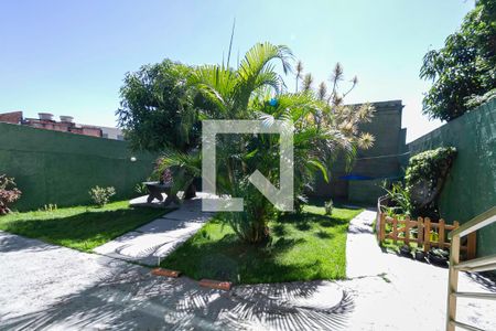 Casa à venda com 360m², 2 quartos e 1 vaga Casa à venda com 360m², 2 quartos e 1 vagaQuintal