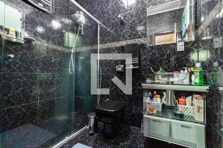 Casa à venda com 360m², 2 quartos e 1 vaga Casa à venda com 360m², 2 quartos e 1 vagaBanheiro da suíte