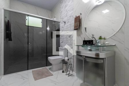 Casa à venda com 360m², 2 quartos e 1 vaga Casa à venda com 360m², 2 quartos e 1 vagaBanheiro social