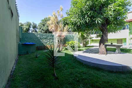 Casa à venda com 360m², 2 quartos e 1 vaga Casa à venda com 360m², 2 quartos e 1 vagaQuintal