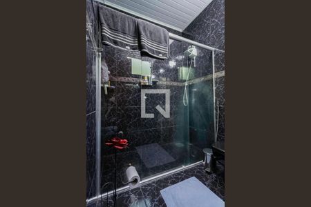 Casa à venda com 360m², 2 quartos e 1 vaga Casa à venda com 360m², 2 quartos e 1 vagaBanheiro da suíte