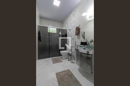 Casa à venda com 360m², 2 quartos e 1 vaga Casa à venda com 360m², 2 quartos e 1 vagaBanheiro social