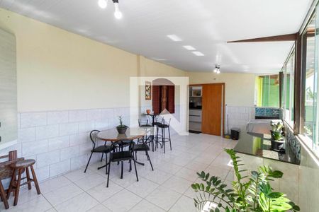 Casa à venda com 360m², 2 quartos e 1 vaga Casa à venda com 360m², 2 quartos e 1 vagaÁrea de serviço