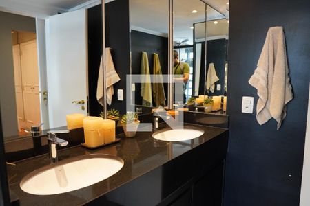 Apartamento à venda com 112m², 2 quartos e 2 vagasBanheiro da Suíte