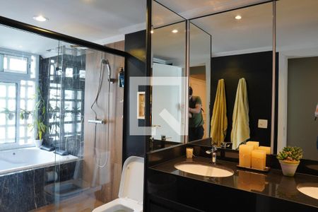Apartamento à venda com 112m², 2 quartos e 2 vagasBanheiro da Suíte