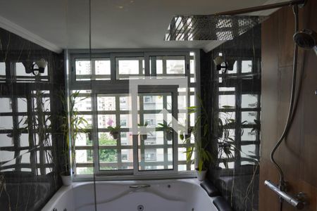 Apartamento à venda com 112m², 2 quartos e 2 vagasBanheiro da Suíte