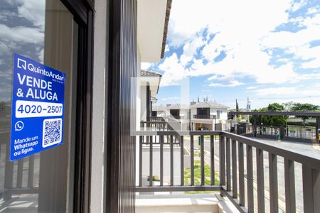 Casa de condomínio à venda com 138m², 3 quartos e 2 vagas Casa de condomínio à venda com 138m², 3 quartos e 2 vagasPlaquinha