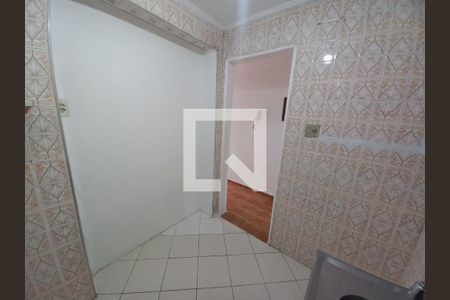 Cozinha de apartamento para alugar com 1 quarto, 30m² em Centro, São Vicente