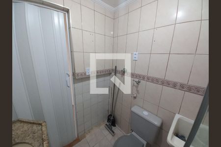 Banheiro de apartamento para alugar com 1 quarto, 30m² em Centro, São Vicente