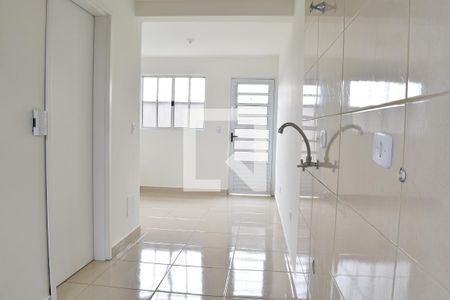 Sala/Cozinha de kitnet/studio para alugar com 1 quarto, 38m² em Novo Mundo, Curitiba