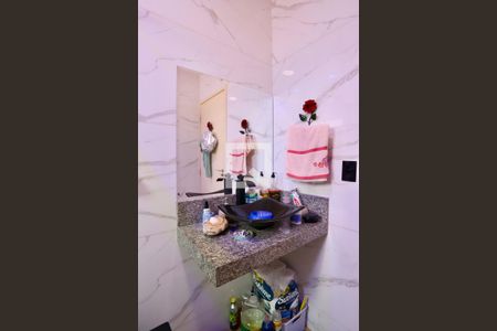 Casa à venda com 400m², 4 quartos e 2 vagasBanheiro 3