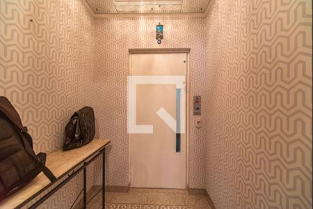 Apartamento à venda com 400m², 4 quartos e 8 vagasHall do elevador