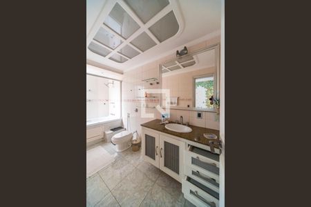 Apartamento à venda com 400m², 4 quartos e 8 vagasBanheiro do Quarto 3