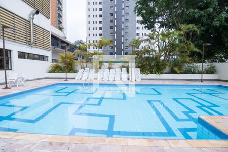 Apartamento à venda com 400m², 4 quartos e 8 vagasÁrea comum - Piscina