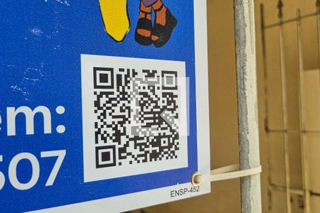 Casa à venda com 100m², 3 quartos e 2 vagas Casa à venda com 100m², 3 quartos e 2 vagasFachada