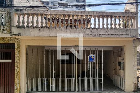 Casa à venda com 100m², 3 quartos e 2 vagas Casa à venda com 100m², 3 quartos e 2 vagasFachada