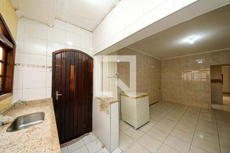 Casa à venda com 100m², 3 quartos e 2 vagas Casa à venda com 100m², 3 quartos e 2 vagasCozinha