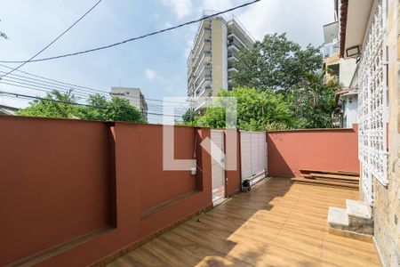 Casa à venda com 200m², 3 quartos e 5 vagasVaranda da frente
