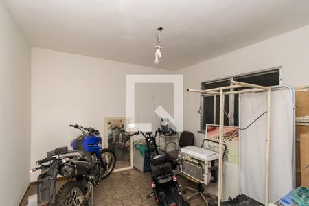 Casa à venda com 200m², 3 quartos e 5 vagasQuarto de Serviço