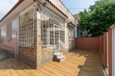 Casa à venda com 200m², 3 quartos e 5 vagasVaranda da frente