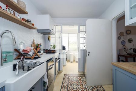 Apartamento à venda com 103m², 2 quartos e 2 vagasCozinha