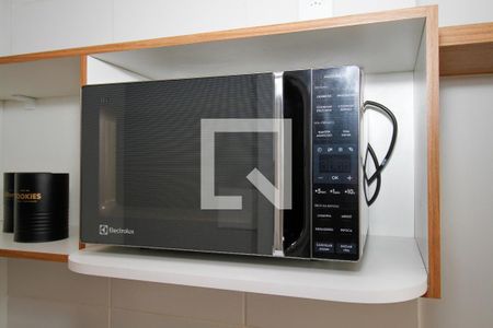Microondas de kitnet/studio para alugar com 1 quarto, 28m² em Pinheiros, São Paulo