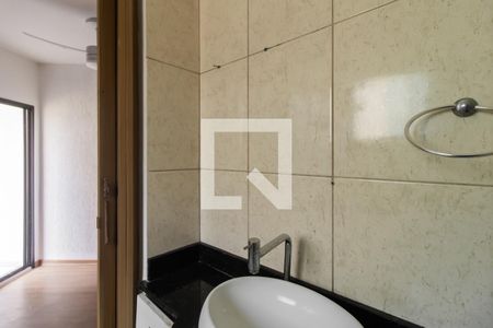 Casa de condomínio à venda com 92m², 3 quartos e 2 vagasBanheiro da Suite