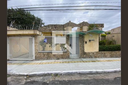 Casa de condomínio à venda com 92m², 3 quartos e 2 vagasFachada + placa 